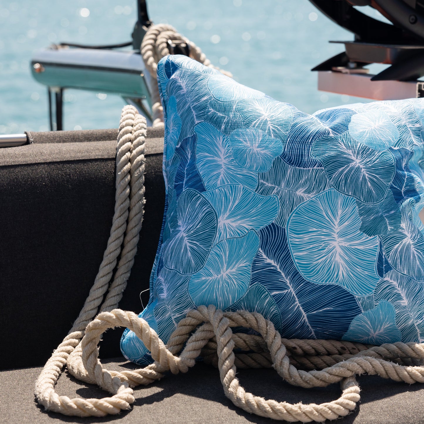 SEASCAPE MARINE CUSHION - CORAL - COAST