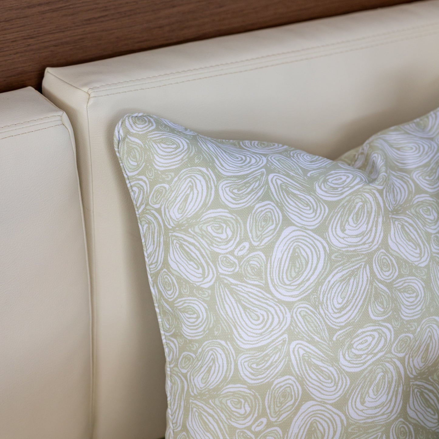 SEASCAPE MARINE CUSHION - EDDIES - PEARL