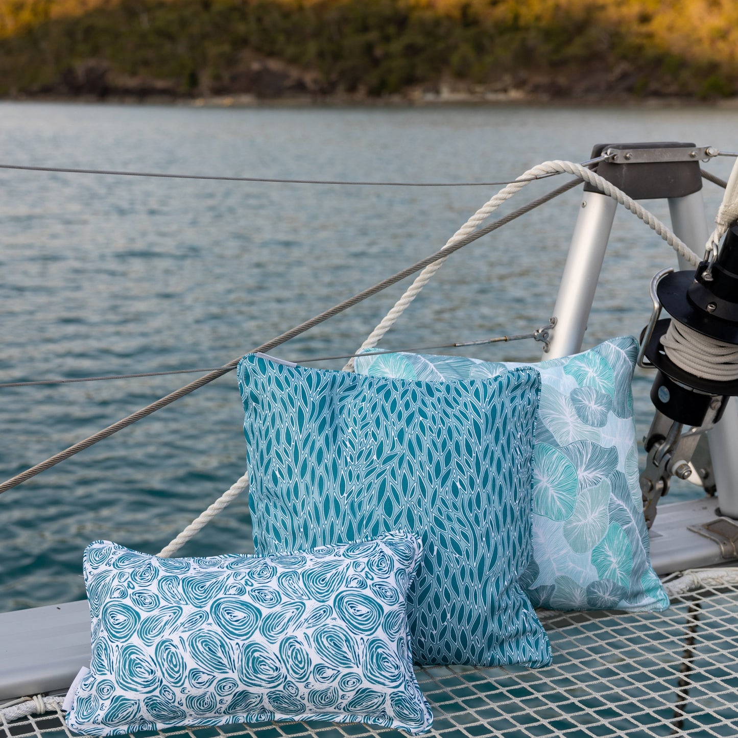 SEASCAPE MARINE CUSHION - FISH - REEF